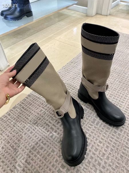 boots the latest autumn/winter electronic embroidery matching color letters logo round head middle boot for women girls, Black
boots the latest autumn/winter electronic embroidery matching color letters logo round head middle boot for women girls, Black