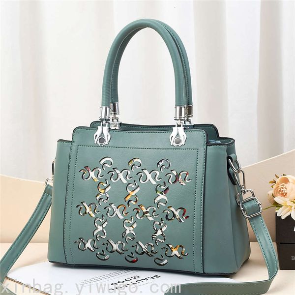 trendy women's 2021 new portable small square single shoulder messenger simple bag niche design 12821
trendy women's 2021 new portable small square single shoulder messenger simple bag niche design 12821