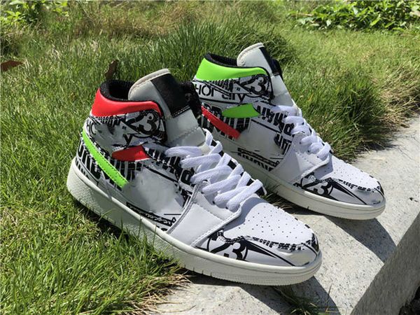 two-color hook graffiti slogan upper jumpman 1 basketball shoes for men women trainers sneakers sports des chaussures zapatos with box
two-color hook graffiti slogan upper jumpman 1 basketball shoes for men women trainers sneakers sports des chaussures zapatos with box