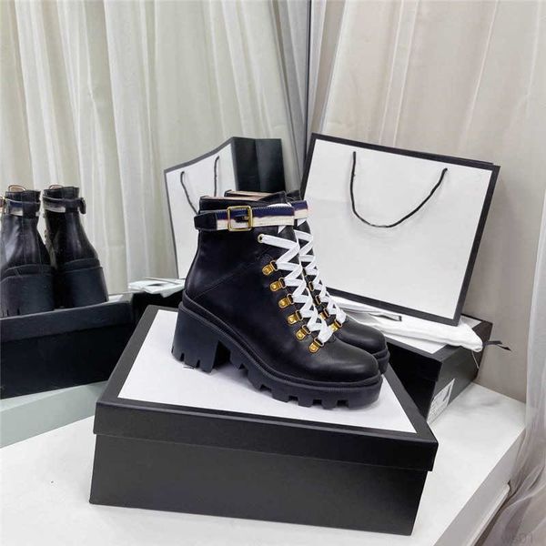 2022 luxury designer casual shoes trip lug sole combat boot ankle boots black with original box
2022 luxury designer casual shoes trip lug sole combat boot ankle boots black with original box