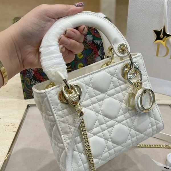 outlet and summer 21 spring classic 3-grid princess temperament celebrity style one shoulder messenger women's bag luxuryss designerss
outlet and summer 21 spring classic 3-grid princess temperament celebrity style one shoulder messenger women's bag luxuryss designerss