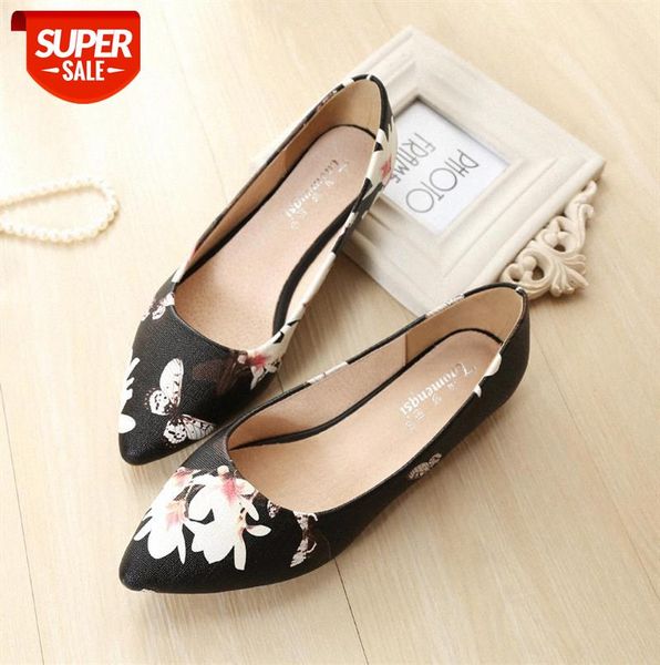casual ethnic style pointed toe embroidered shoes, comfortable soft sole, middle-aged, flat-sole single women's shallow mouth large si
casual ethnic style pointed toe embroidered shoes, comfortable soft sole, middle-aged, flat-sole single women's shallow mouth large si