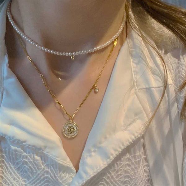 pendant necklaces retro niche design inlaid rose flower round necklace fresh and simple fashion personality temperament beautiful, Silver
pendant necklaces retro niche design inlaid rose flower round necklace fresh and simple fashion personality temperament beautiful, Silver