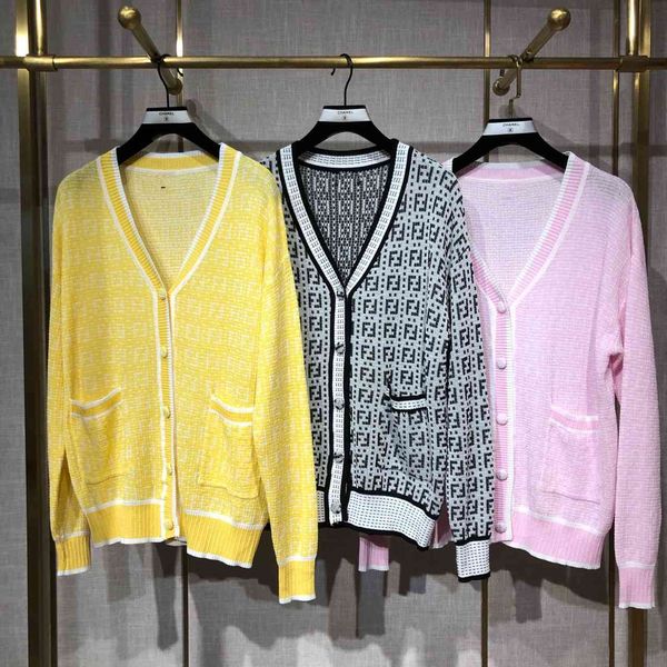 2021 autumn and winter new double full printed jacquard knitted ice silk small casual coat, White;black
2021 autumn and winter new double full printed jacquard knitted ice silk small casual coat, White;black