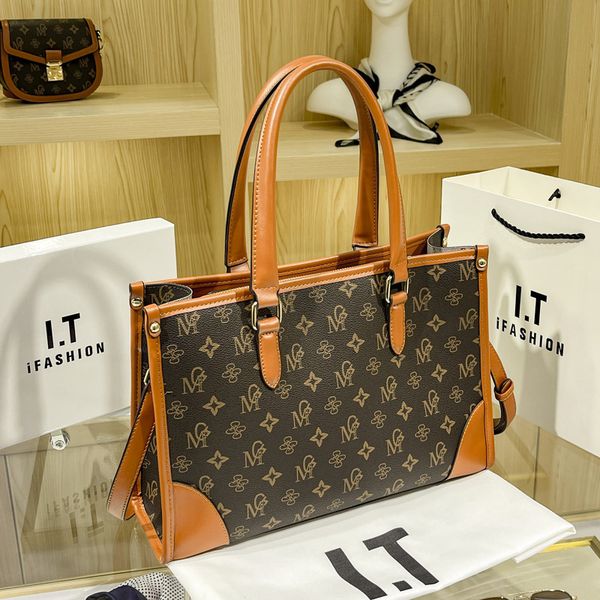 new handbags light luxury 2021 shoulder capacity large receptacle special portable bag female autumn and winter factory direct sale
new handbags light luxury 2021 shoulder capacity large receptacle special portable bag female autumn and winter factory direct sale
