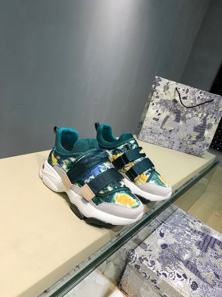 2021 neueste farbe mode damen niedrig casual schuhe lates cloudbust thunder lace-up sneakers luxehigh-gre 35-41, Red;white
2021 neueste farbe mode damen niedrig casual schuhe lates cloudbust thunder lace-up sneakers luxehigh-gre 35-41, Red;white