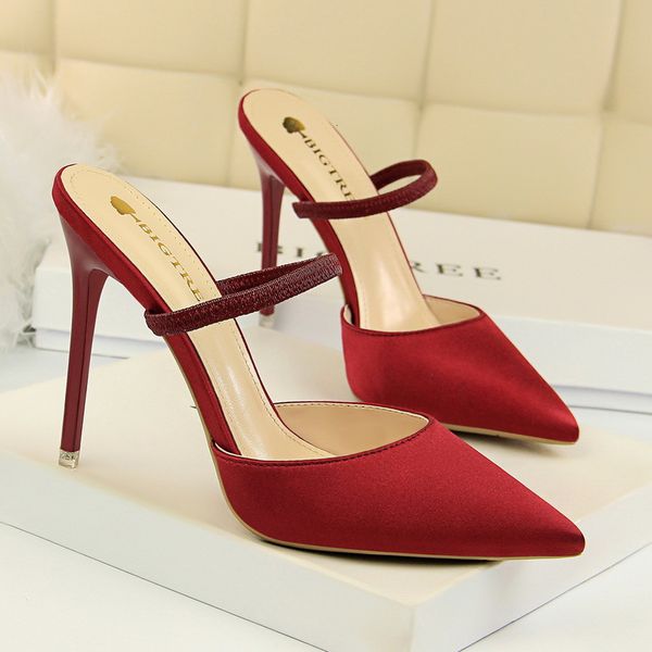 flip flop european and american-style fashion simple fine with high heels baotou shallow mouth pointed satin women slippers, Black
flip flop european and american-style fashion simple fine with high heels baotou shallow mouth pointed satin women slippers, Black