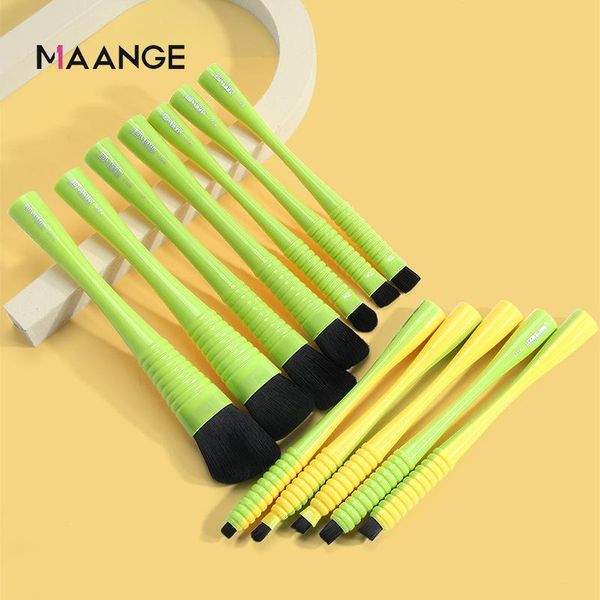 makeup brushes small waist set eyeshadow brush concealer mixing soft skin-friendly beauty tools
makeup brushes small waist set eyeshadow brush concealer mixing soft skin-friendly beauty tools