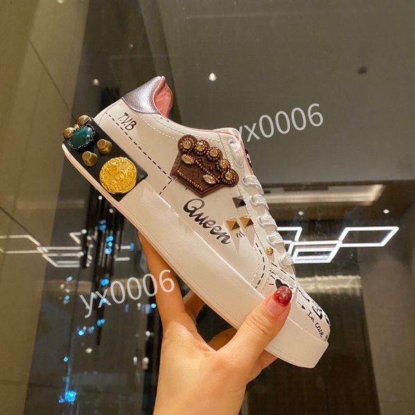 2021 ltaly classic fashion casual 35-41 shoes patchwork trendy sneakers ladies punk rivet low-men's leather skateboard sports shoe cx20, Red;white
2021 ltaly classic fashion casual 35-41 shoes patchwork trendy sneakers ladies punk rivet low-men's leather skateboard sports shoe cx20, Red;white