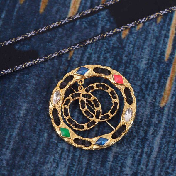 small fragrant leather rope inlaid with diamond, simple and versatile, sweet and lovely, elegant brooch fashion, Gray
small fragrant leather rope inlaid with diamond, simple and versatile, sweet and lovely, elegant brooch fashion, Gray