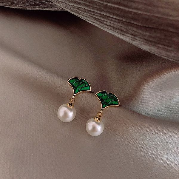 pearl earrings 925 silver needle ginkgo green leaves small fresh forest earrings small elegant lady east gate earrings
pearl earrings 925 silver needle ginkgo green leaves small fresh forest earrings small elegant lady east gate earrings