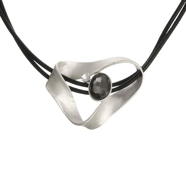 chokers amorcome geometric round pendant adjustable black rope cord necklace short leather choker collar for women gift jewelry, Golden;silver
chokers amorcome geometric round pendant adjustable black rope cord necklace short leather choker collar for women gift jewelry, Golden;silver