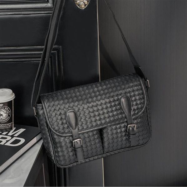 factory direct men shoulder bags simple and versatile black woven postman bag flip plaid fashion backpack street trend color matching leathe
factory direct men shoulder bags simple and versatile black woven postman bag flip plaid fashion backpack street trend color matching leathe