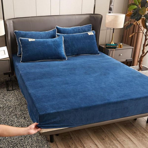 sheets & sets plush fitted sheet with elasitc for winter soft warm double mattress covers queen size 90 150 180 linens bedspread on the bed
sheets & sets plush fitted sheet with elasitc for winter soft warm double mattress covers queen size 90 150 180 linens bedspread on the bed
