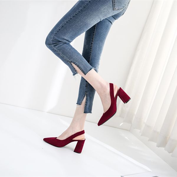slippers 2021 summer suede all-match work thick high-heeled sandals female pointed toe baotou banquet dress small size single shoe, Black
slippers 2021 summer suede all-match work thick high-heeled sandals female pointed toe baotou banquet dress small size single shoe, Black
