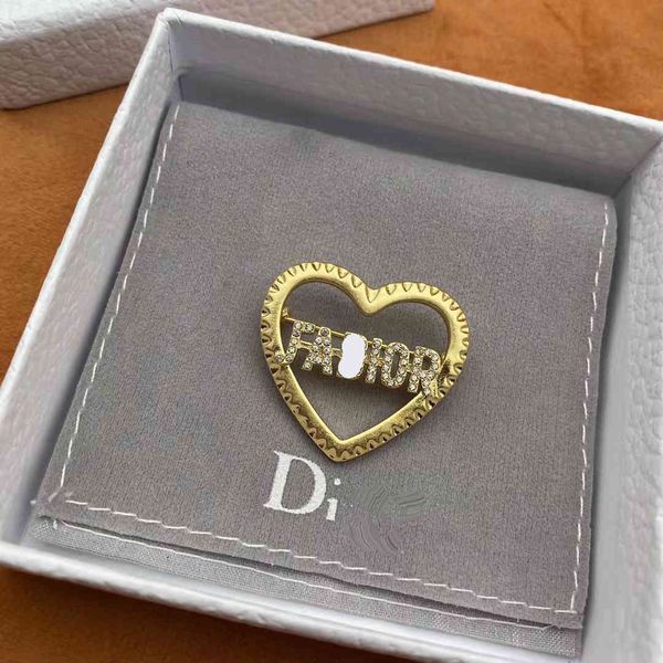 new love full diamond hairpin heart-shaped headdress red star exclusive fine jewel, Golden;silver 
new love full diamond hairpin heart-shaped headdress red star exclusive fine jewel, Golden;silver