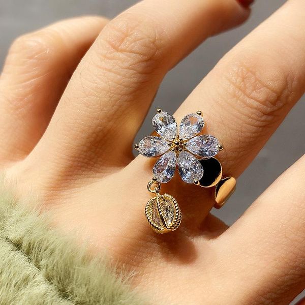 wedding rings open adjustable ring woman zircon flower simple female sweet temperament all-match tassel golden petals jewelry luxurious, Slivery;golden
wedding rings open adjustable ring woman zircon flower simple female sweet temperament all-match tassel golden petals jewelry luxurious, Slivery;golden