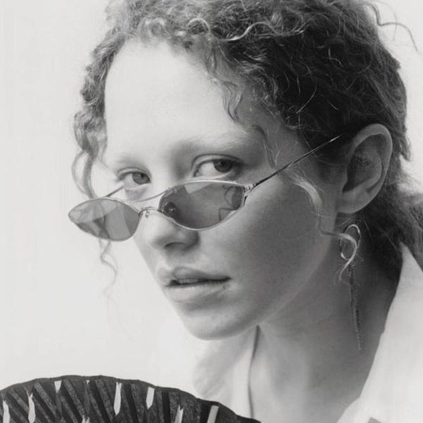 sunglasses 2021 fashion metal small frame for women men personality double bridge irregular sun glasses female retro uv400, White;black
sunglasses 2021 fashion metal small frame for women men personality double bridge irregular sun glasses female retro uv400, White;black