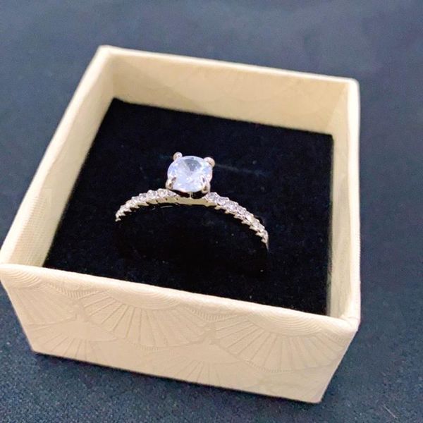jewelry fashion silver rings for women simple design round bridal wedding engagement ring artificial diamond, Slivery;golden
jewelry fashion silver rings for women simple design round bridal wedding engagement ring artificial diamond, Slivery;golden