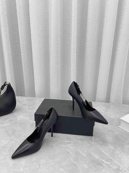 dress shoes in the autumn of 2021, thin heel leather high-heeled are simple, daily and capable professional women's, Black
dress shoes in the autumn of 2021, thin heel leather high-heeled are simple, daily and capable professional women's, Black