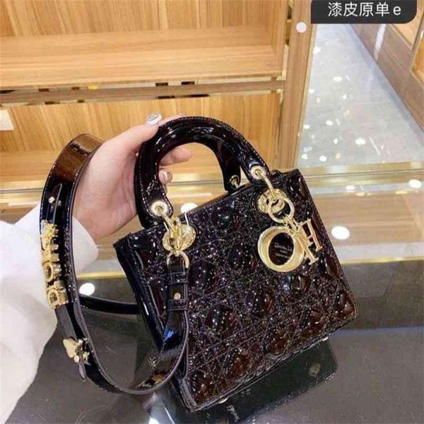 outlet embroide lingge single shoulder cross carrying hand net same small red book recommended medium women's bag luxuryss designerss y
outlet embroide lingge single shoulder cross carrying hand net same small red book recommended medium women's bag luxuryss designerss y
