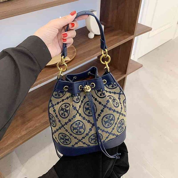 new fashion bucket bag embroidery drawstring canvas large capacity single shoulder diagonal style hand purse sale
new fashion bucket bag embroidery drawstring canvas large capacity single shoulder diagonal style hand purse sale