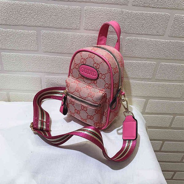2022 factory wholesale handbag trendy women's canvas backpack color strip travel bag
2022 factory wholesale handbag trendy women's canvas backpack color strip travel bag