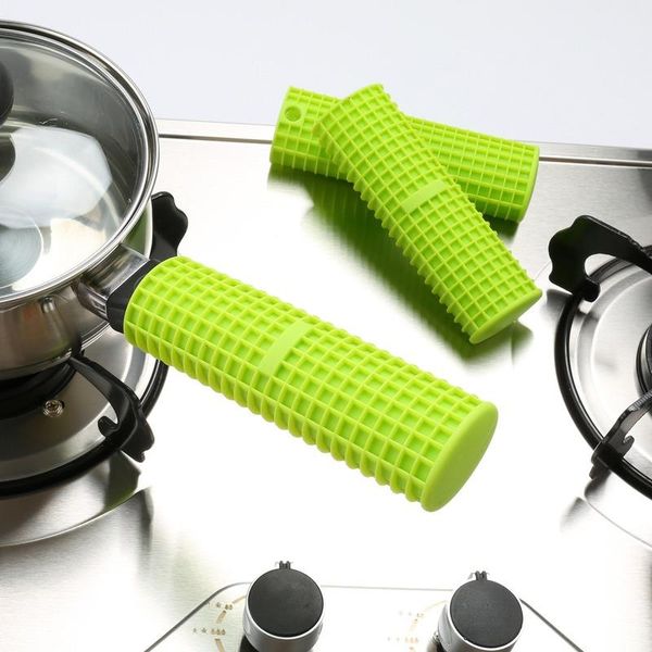 oven mitts the kitchen pot handle heat insulation sets of silicone pan frying high temperature
oven mitts the kitchen pot handle heat insulation sets of silicone pan frying high temperature