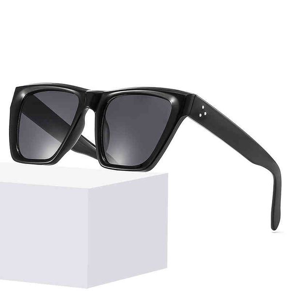 new fashion women luxury brand square sunglass ladi vintage oversized sun glass female big frame uv400 shad 2021, White;black
new fashion women luxury brand square sunglass ladi vintage oversized sun glass female big frame uv400 shad 2021, White;black