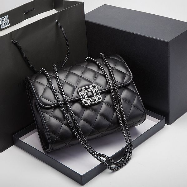 handbag women luxurys designers bags 2021 crossbody bag female diamond chain underarm multi pochette louisbags_18
handbag women luxurys designers bags 2021 crossbody bag female diamond chain underarm multi pochette louisbags_18