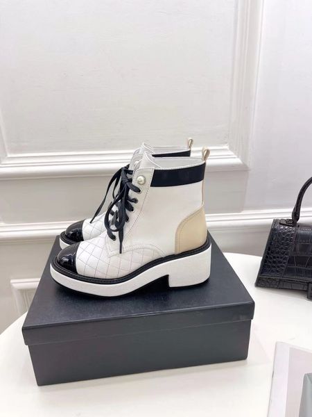 autumn winter woman thick bottom t-show ankle boots femal genuine leather chunky heel 6cm brand design short boots ladies luxury classical s, Black
autumn winter woman thick bottom t-show ankle boots femal genuine leather chunky heel 6cm brand design short boots ladies luxury classical s, Black