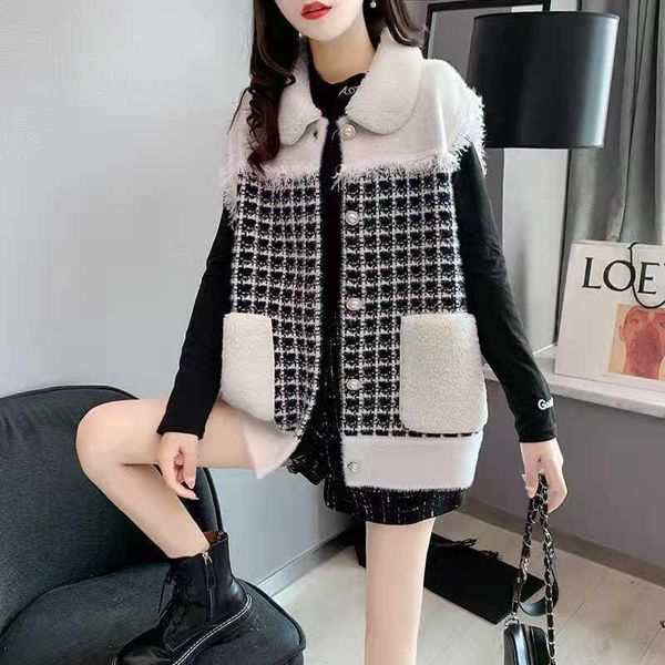 women's vests 2022 fall winter jacket luxury women splicing faux lamb wool cashmere fur vest waistcoat stylish sleeveless y217, Black;white
women's vests 2022 fall winter jacket luxury women splicing faux lamb wool cashmere fur vest waistcoat stylish sleeveless y217, Black;white