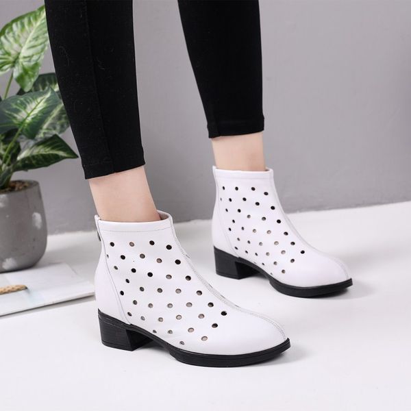 menina vero buraco de couro genuno oco branco preto abkle botas feminino dedo do p redondo baixo salto e tamanho 42 43 sapatos, Black
menina vero buraco de couro genuno oco branco preto abkle botas feminino dedo do p redondo baixo salto e tamanho 42 43 sapatos, Black