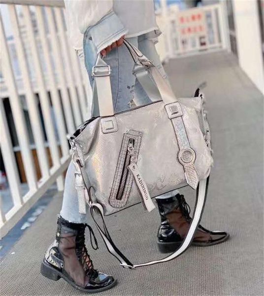 evening bags rhinestone handbags 2021 fashion all-match shoulder bag large-capacity diamond-studded messenger high-end handbag
evening bags rhinestone handbags 2021 fashion all-match shoulder bag large-capacity diamond-studded messenger high-end handbag