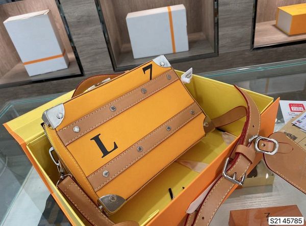 luxury designers classic leather bags brand shoulder bag women crossbody purse handbag -l0159, Red;black
luxury designers classic leather bags brand shoulder bag women crossbody purse handbag -l0159, Red;black