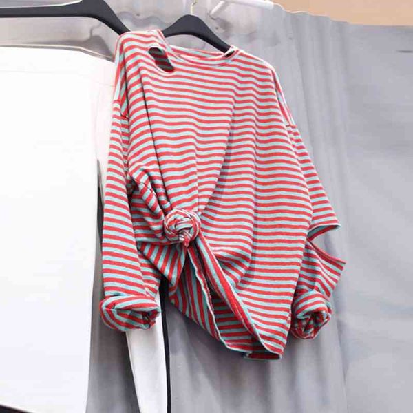 fashion hole red striped tshirt woman spring casual loose long sleeve women simple o-neck all match tees ropa mujer 210514, White
fashion hole red striped tshirt woman spring casual loose long sleeve women simple o-neck all match tees ropa mujer 210514, White