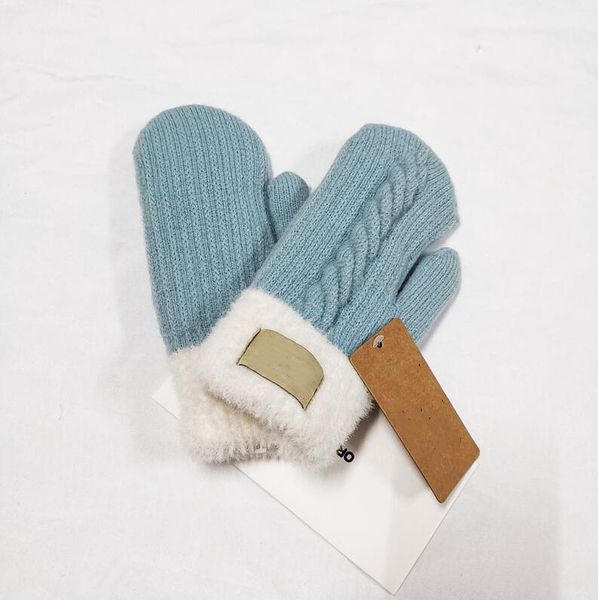 autumn solid color gloves european american designers for men womens touch screen glove winter fashion mobile smartphone five, Blue;gray
autumn solid color gloves european american designers for men womens touch screen glove winter fashion mobile smartphone five, Blue;gray
