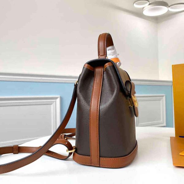 7a+designers 2021 new series 45142 graceful bag adjustable shoulder strap security magnetic buckle casual elegance genuine leather women1th
7a+designers 2021 new series 45142 graceful bag adjustable shoulder strap security magnetic buckle casual elegance genuine leather women1th