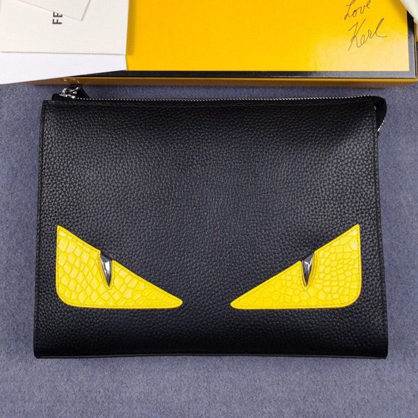 wholesale endissss classic little monster yellow eyes leather hand bag men's lychee pattern cow thick fashion leisure designerss luxury
wholesale endissss classic little monster yellow eyes leather hand bag men's lychee pattern cow thick fashion leisure designerss luxury