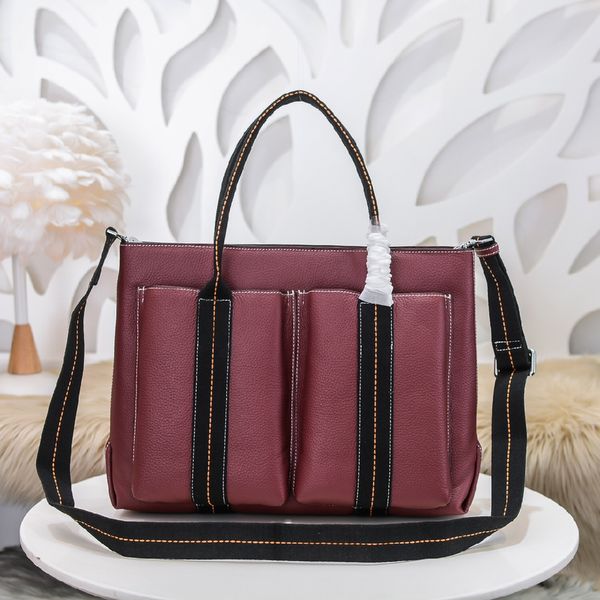 2021 men's rose red cowhide leather designer briefcase large capacity lapbag retro fashion waterproof handbag office casual
2021 men's rose red cowhide leather designer briefcase large capacity lapbag retro fashion waterproof handbag office casual