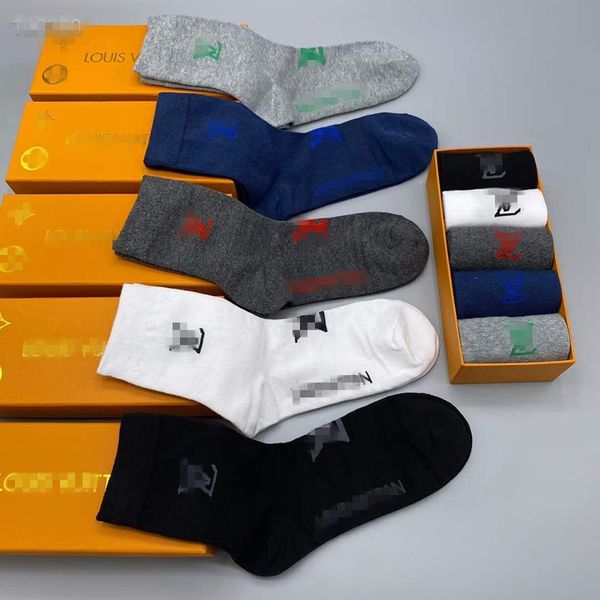 2021 200 needle computerized cotton socks, comfortable street-style striped sports basketball, 5 pieces/box for men/women, Black
2021 200 needle computerized cotton socks, comfortable street-style striped sports basketball, 5 pieces/box for men/women, Black