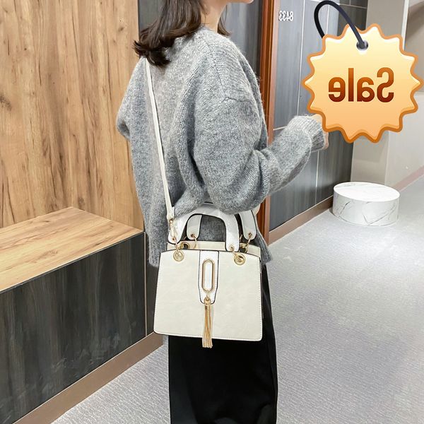 2021 new princess bag single shoulder women's messenger fashion lady red banquet luxury hand
2021 new princess bag single shoulder women's messenger fashion lady red banquet luxury hand