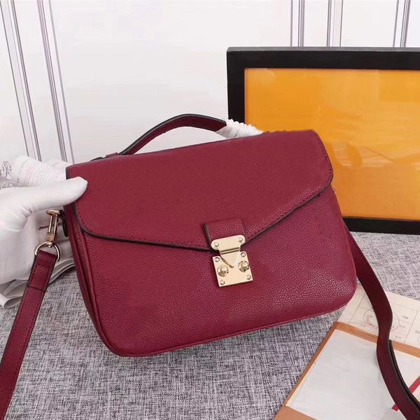 fashion shoulder bag wallet letter old flower embossing tote handbag crossbody bags cover plain multi-pocket handbags ajustable removable
fashion shoulder bag wallet letter old flower embossing tote handbag crossbody bags cover plain multi-pocket handbags ajustable removable
