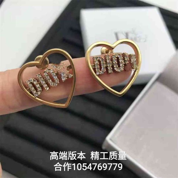 special offer 2021 luxury designer jewelry earrings / autumn and love letter diamond for women fashion simple personality earrings, Silver
special offer 2021 luxury designer jewelry earrings / autumn and love letter diamond for women fashion simple personality earrings, Silver