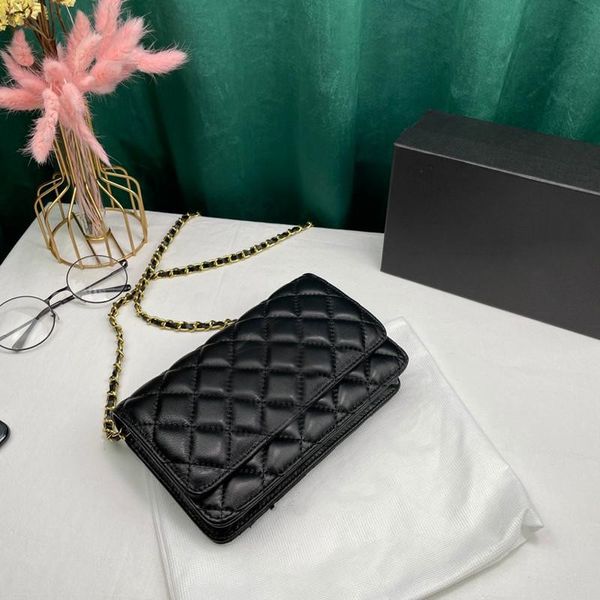 wholesale women fashion design leather messenger bag classic ladies flip wallet one shoulder handbag designer handbags gold chain with box
wholesale women fashion design leather messenger bag classic ladies flip wallet one shoulder handbag designer handbags gold chain with box