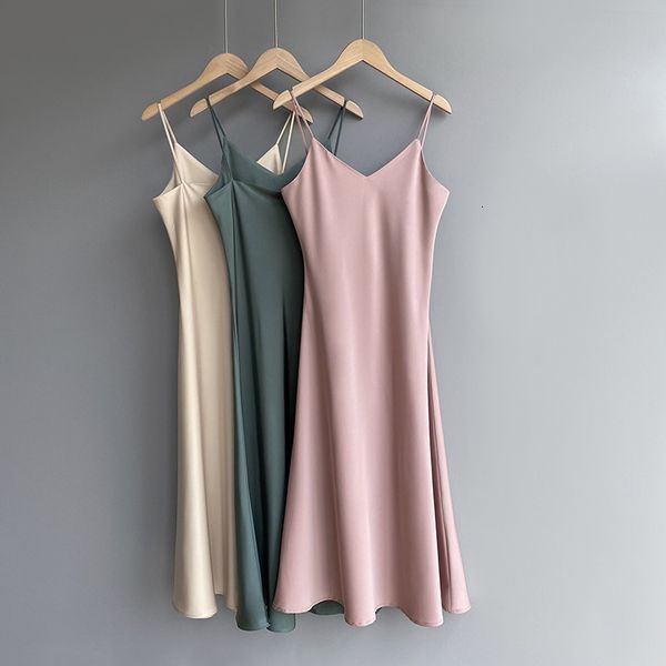 casual dresses 2021 women sleeveless long v-neck vintage satin summer solid color slim waist design vestidos m2yv, Black;gray
casual dresses 2021 women sleeveless long v-neck vintage satin summer solid color slim waist design vestidos m2yv, Black;gray