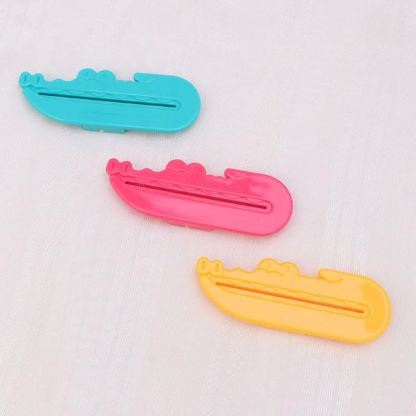 toothbrush holders 3pcs creative manual toothpaste squeezers extruder roolling tube squeezer for home bathroom accessories
toothbrush holders 3pcs creative manual toothpaste squeezers extruder roolling tube squeezer for home bathroom accessories