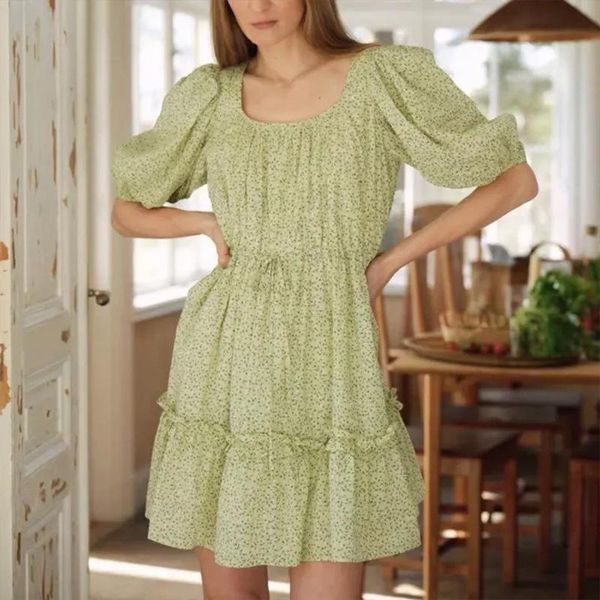 party dresses women floral loose mini dress 2021 summer elastic waist puff sleeve square collar ruffles short, White;black
party dresses women floral loose mini dress 2021 summer elastic waist puff sleeve square collar ruffles short, White;black