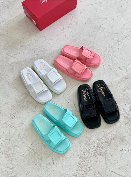 new luxury designer women slippers vivier slide wrapped leather buckle upper sandals summer beach fashion simple with box size 35-40, Black
new luxury designer women slippers vivier slide wrapped leather buckle upper sandals summer beach fashion simple with box size 35-40, Black