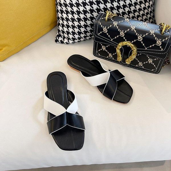 girl's jelly shoes home casual slippers simple summer vacation belt sandals women's crystal outdoor, Black
girl's jelly shoes home casual slippers simple summer vacation belt sandals women's crystal outdoor, Black
